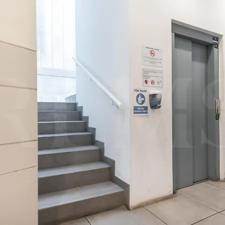 Platinum Picasso-inspired Rems Apartament *